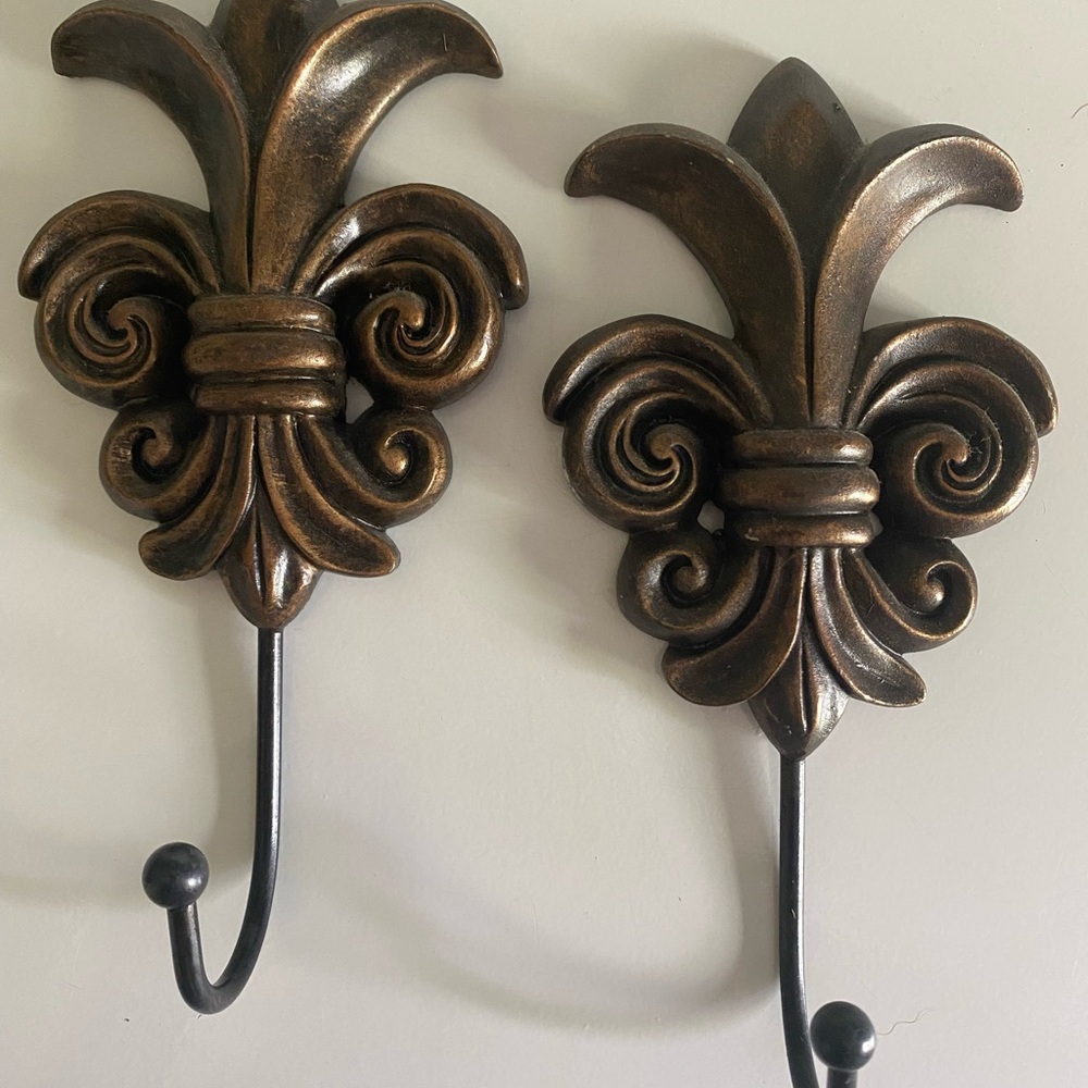 Fleur-de-Lis Decorative Wall Hooks - Bronze Finish